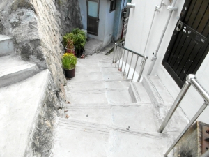 Alley, Stairs - High quality royalty free images resources for commercial and personal uses. No payment, No sign up.